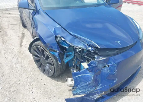 2021 Tesla Model Y Performance Dual Motor All-Wheel Drive z USA, uszkodzony, nr VIN 5YJYGDEF7MF256758